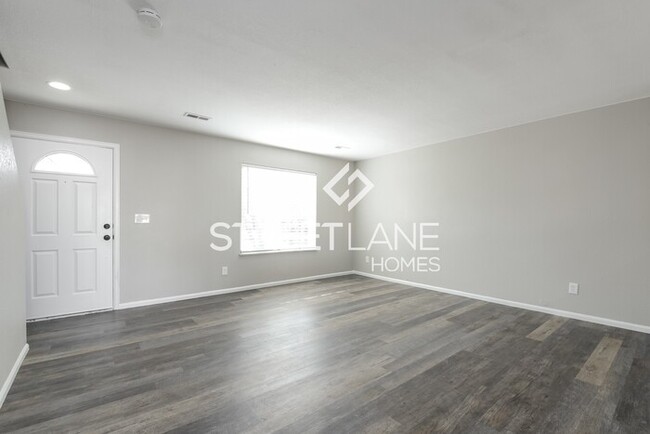 Building Photo - HALF OFF FIRST FULL MONTH WITH LEASE SIGNE...