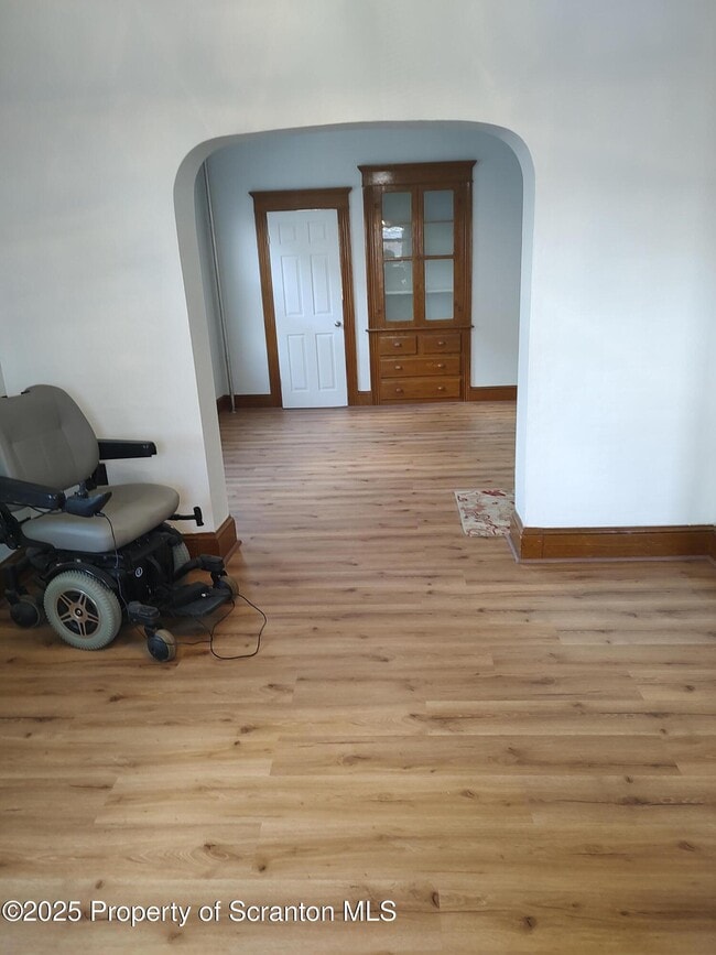 Building Photo - 1023 Carmalt St