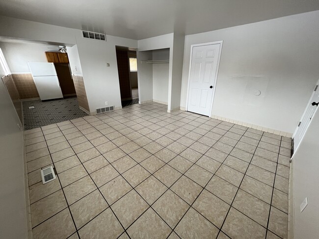 Building Photo - Spacious One-Bedroom in Salt Lake City!