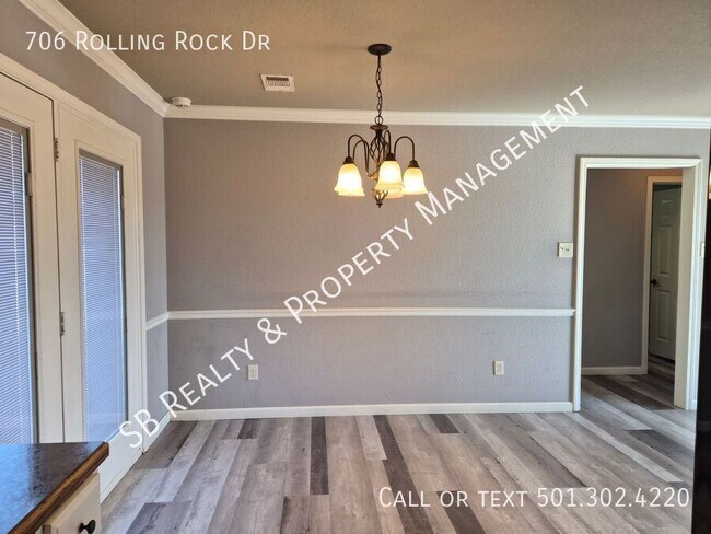 Building Photo - 706 Rolling Rock Dr