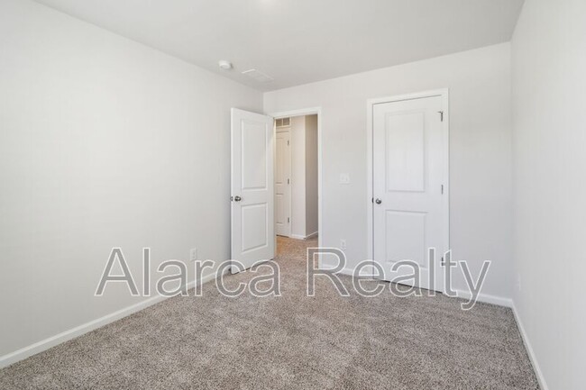 Building Photo - 1033 Plumcrest Dr