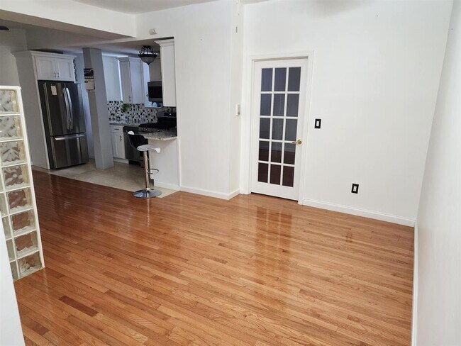 Building Photo - 103 73rd St