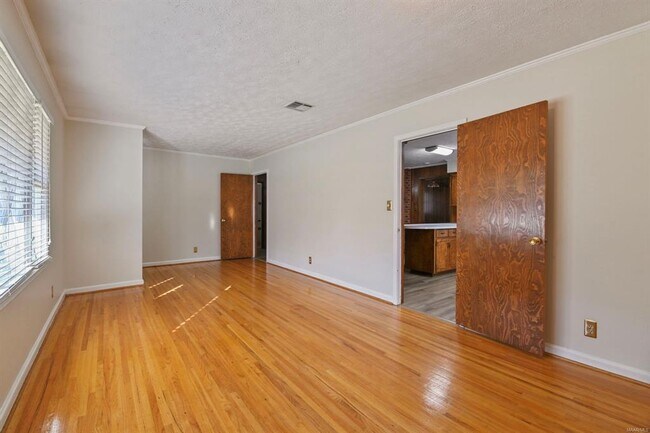 Building Photo - 839 Greg Dr