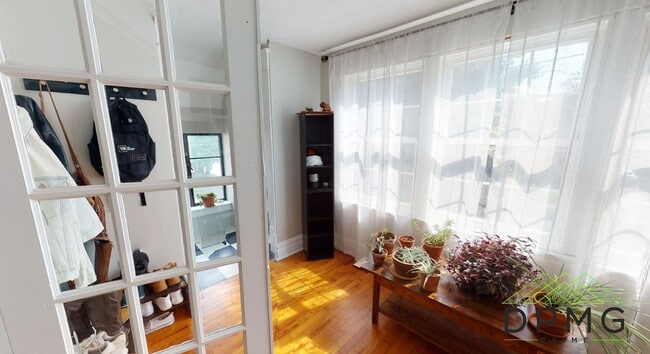 Building Photo - 132 S Clemens Ave