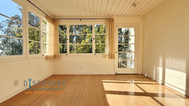 Building Photo - Mid-Century Montclair 3+ Bedroom with Filtered San Francisco Bay Views!