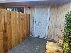 Building Photo - FT125-#4-HB 1X