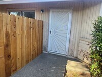 Building Photo - FT125-#4-HB 1X