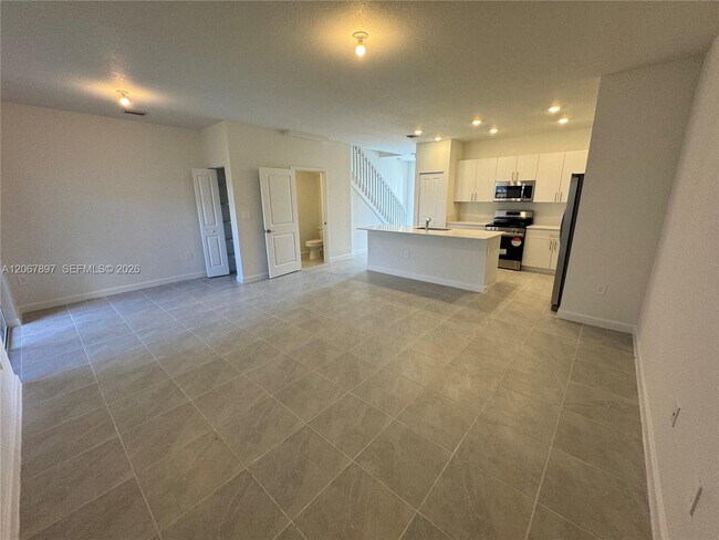 Building Photo - 26422 SW 148th Ct