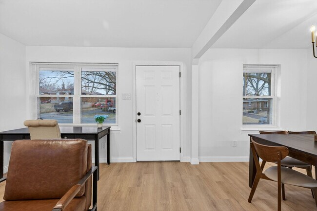 Building Photo - 3831 Brown Rd