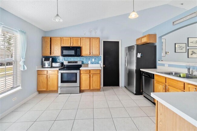 Building Photo - 3450 Clingman St
