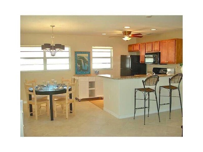 Building Photo - 5400 Jimmy Buffett Mem Hwy