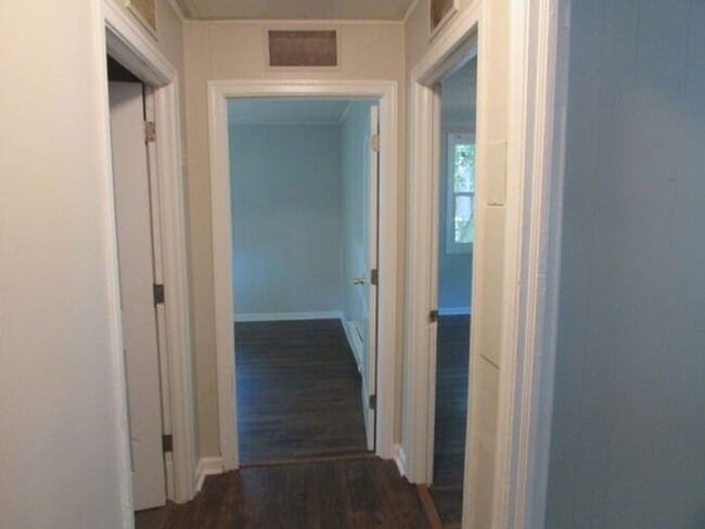 Building Photo - Charming 3 Bedroom Home on a Quiet Cul-de-Sac