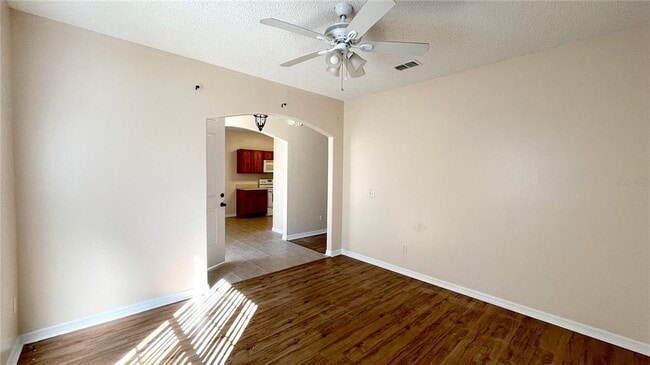 Building Photo - 534 Sunset View Dr