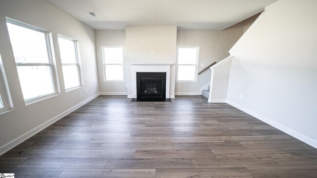 Building Photo - 1029 Killian St