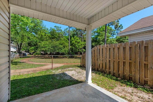 Building Photo - "Charming 3-Bedroom Home in Shalimar!"