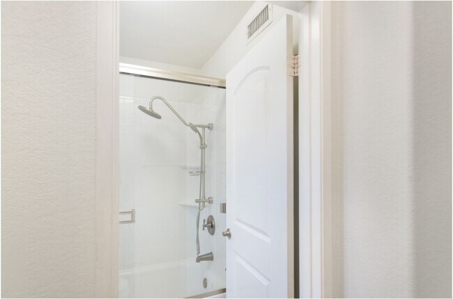 Building Photo - Aliso Viejo 1 Bedroom Condo!
