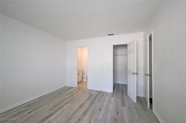 Building Photo - 4603 Bayshore Dr