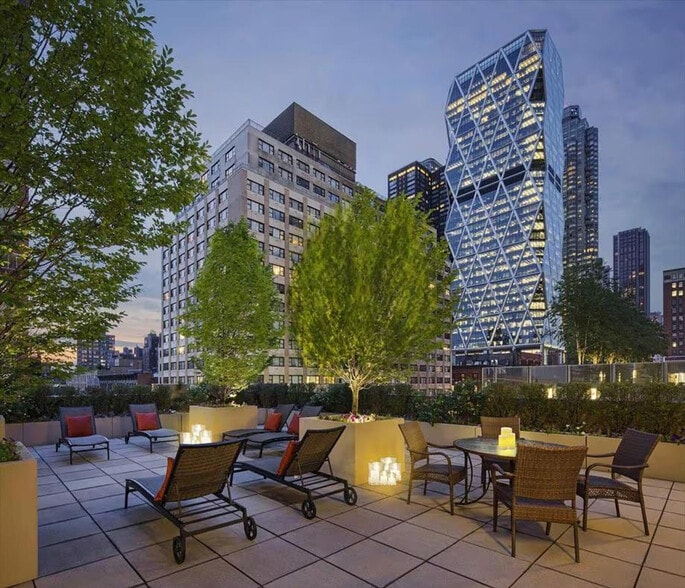 Building Photo - 254 W 54th St
