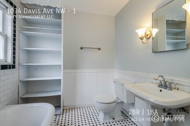 Building Photo - 1034 Davis Ave NW