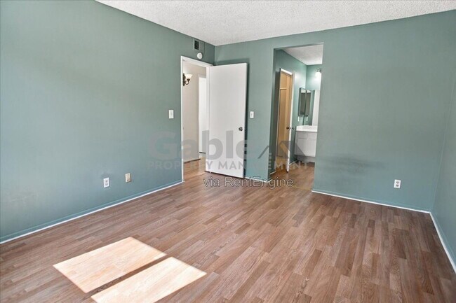 Building Photo - 18187 W Sundowner Way