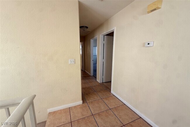 Building Photo - 9300 Cool Creek Ave