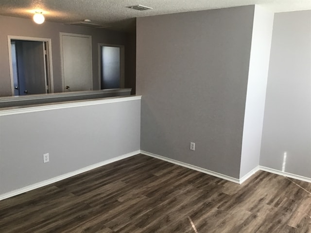 Building Photo - 1313 Cherokee Rose Ln
