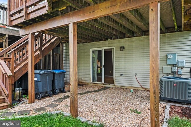 Building Photo - 43515 Blacksmith Square