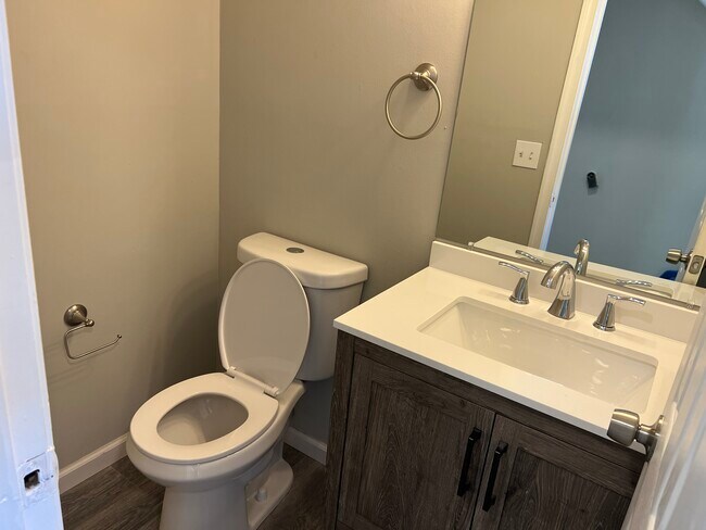 Building Photo - 1109 Netherland Ct