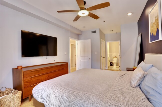 Building Photo - 421 Jackson St