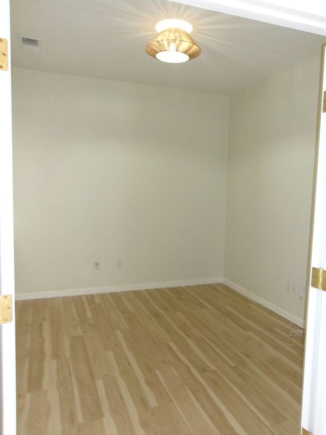 Building Photo - Beautiful 3bd, 2 bath, 3-car garage home in Sparks