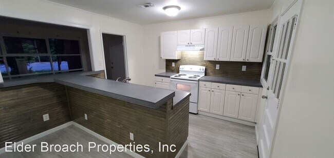 Building Photo - 2 br, 1 bath House - 547 E. Woodlawn Road