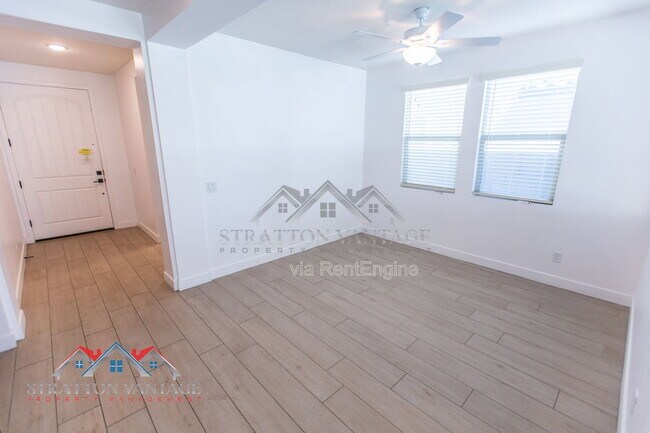 Building Photo - 15075 W McKinley St