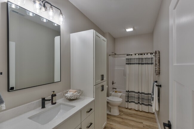 Building Photo - 625 Layne Dr