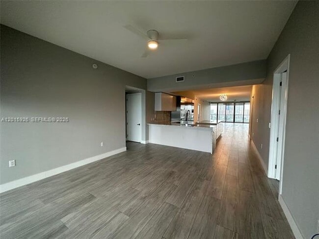 Building Photo - 5000 Island Estates Dr
