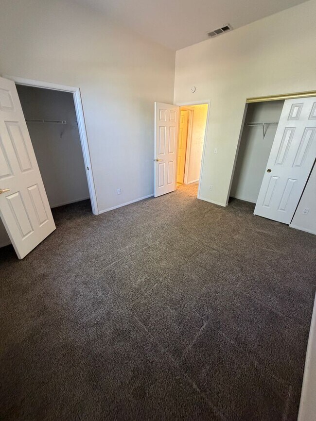 Building Photo - AMERICANA Property Mgmt - Charming 55+ Single-Story in Guard-Gated Los Prados!