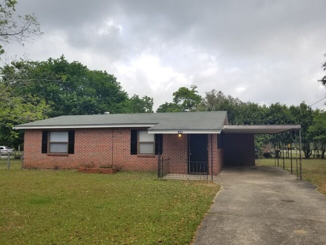 Primary Photo - Great 3 bedroom 2 bath home for rent.