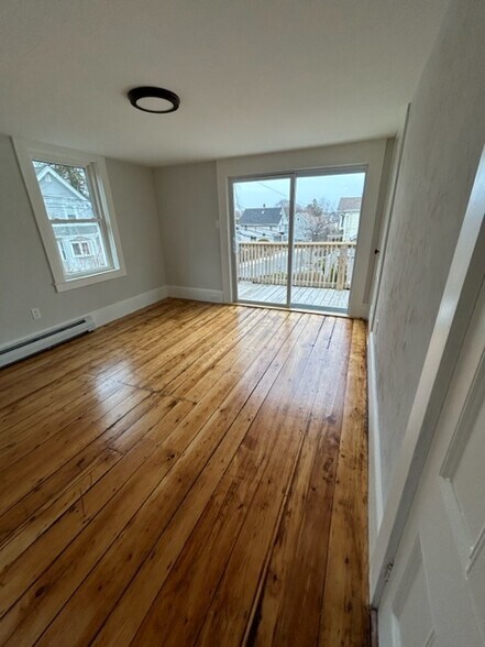 Back bedroom - 73 Essex St