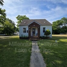 Building Photo - 614 E Tennyson Ave