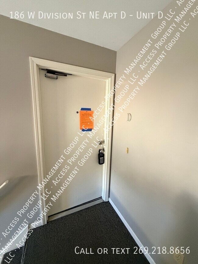 Building Photo - 186 W Division St NE