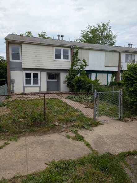 Building Photo - 9338 Mt Auburn Ave