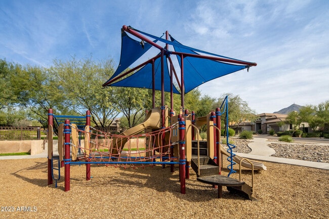 Building Photo - 9818 E Edgestone Dr