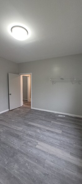 Building Photo - 616 Knower St