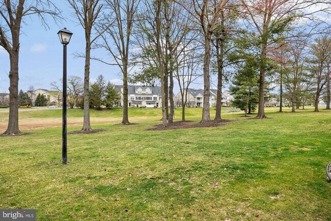 Building Photo - 903A Sedgefield Dr