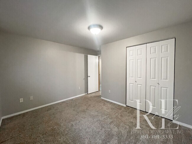 Building Photo - Stunning 3-Bedroom Home with Vaulted Ceilings, RV Parking & Fenced Yard!