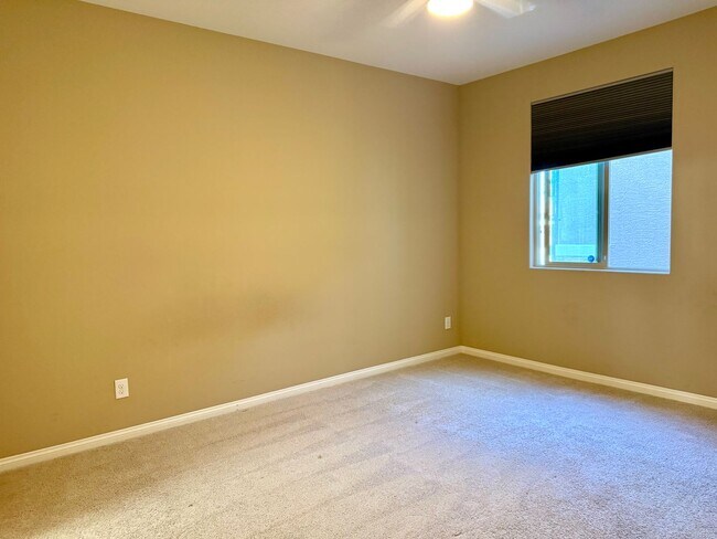 Building Photo - 6298 Starflare St