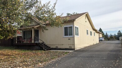Building Photo - Spacious Country Home in Penngrove