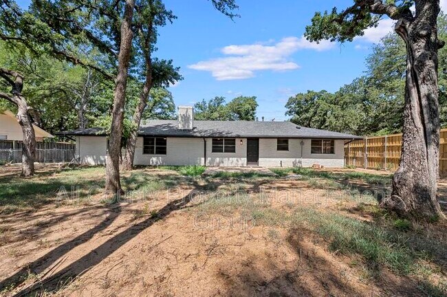 Building Photo - 1444 Cimarron Trail