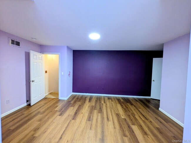 Building Photo - 199 Ramapo Rd