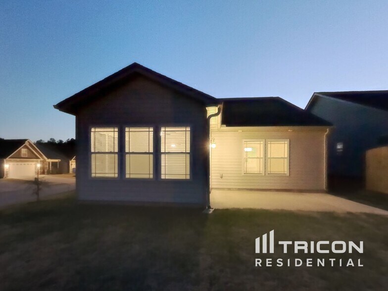 Building Photo - 800 Alley Ridge Dr