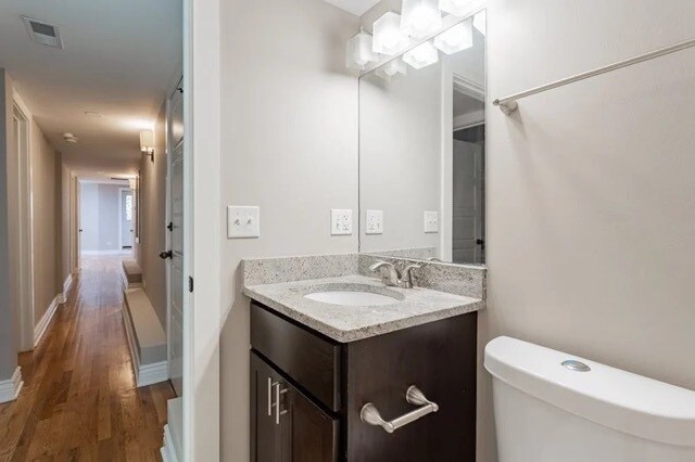 Building Photo - 1520 W Addison St